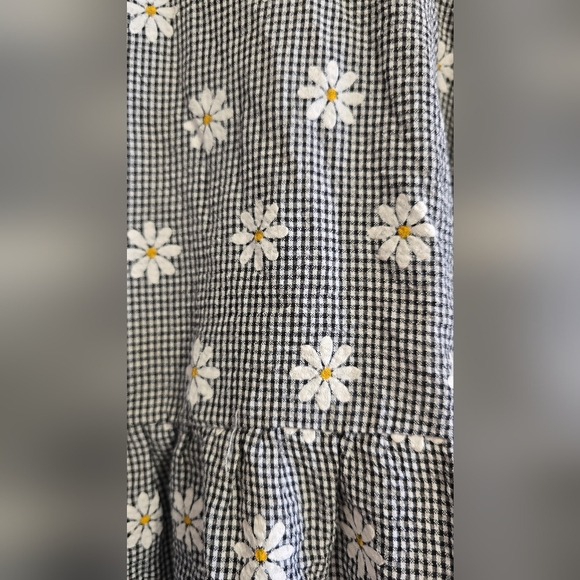 Black and White Gingham Floral Top 1XL - Picture 2 of 6